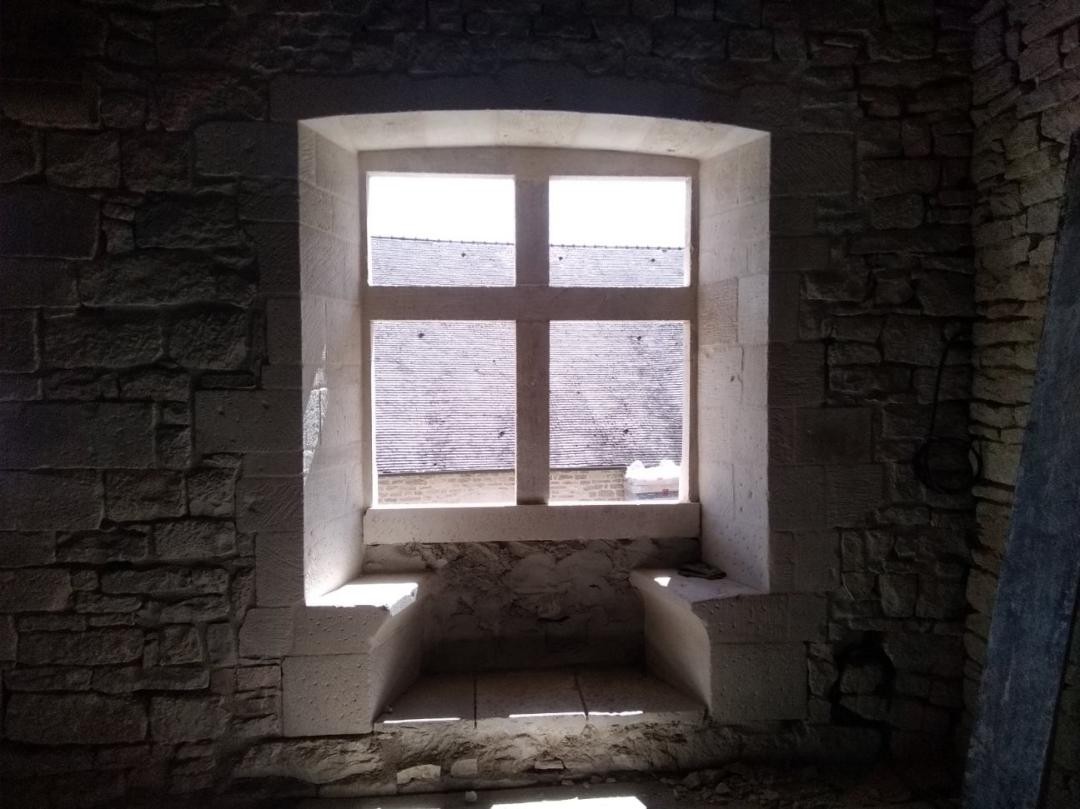 intérieur fenêtre a meneau